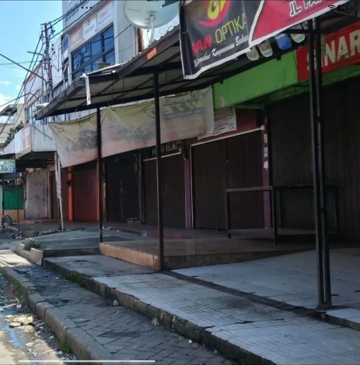 Pedagang Pasar Padang Mulai Tumbang