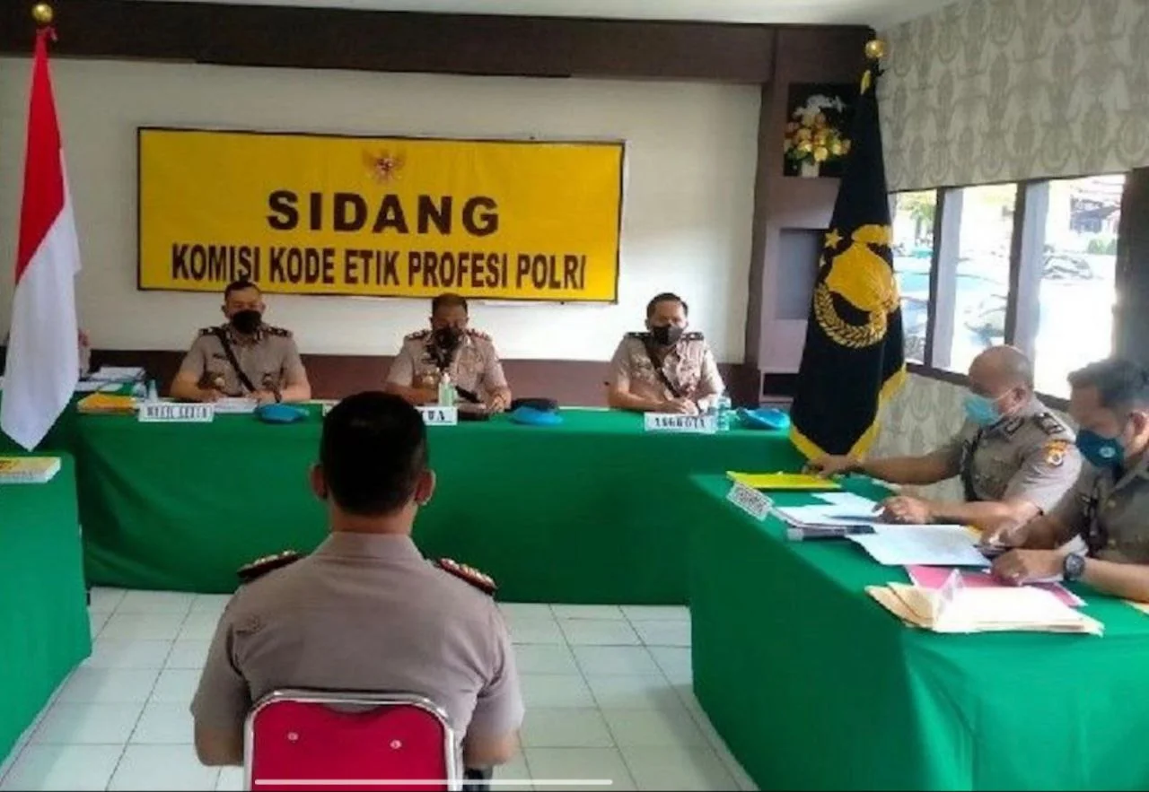 Ratusan Polisi Dipecat Tahun 2025