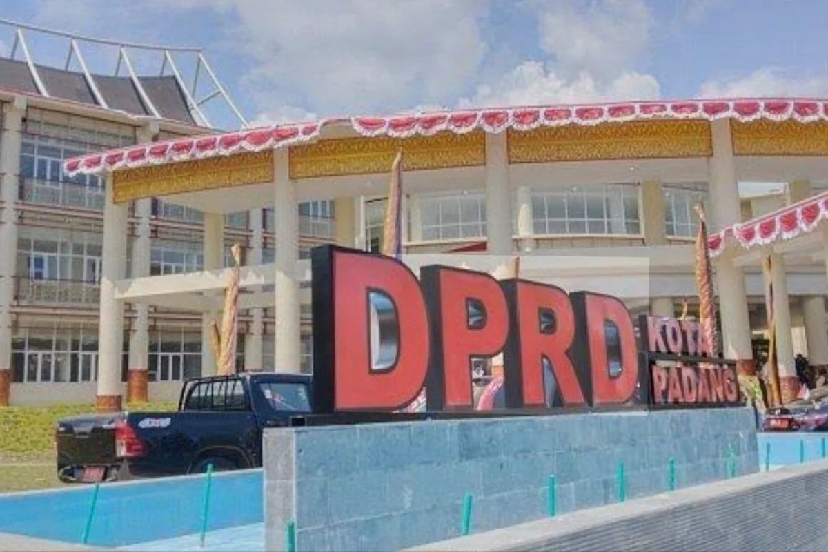 CITRA DPRD DIANTARA HARAPAN DAN KEKECEWAAN