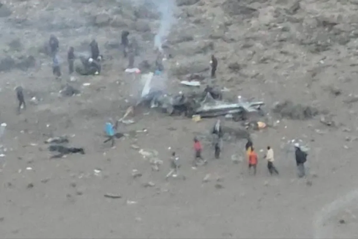 HELlKOPTER JATUH DI GUNUNG KILIMANJARO, LIMA ORANG TEWAS