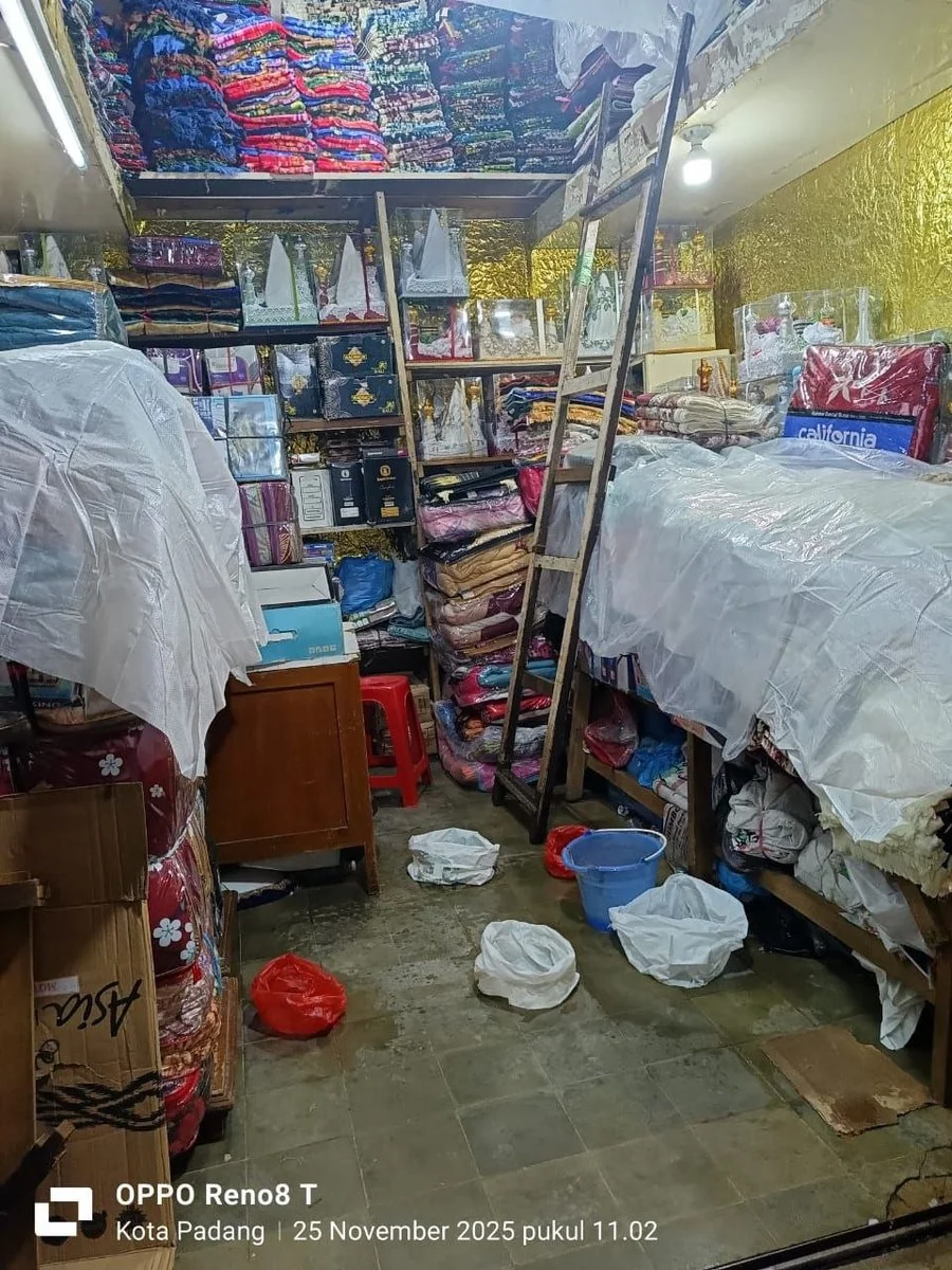 Atap beton Pasar Bocor, Pemko Padang Dminta Benahi