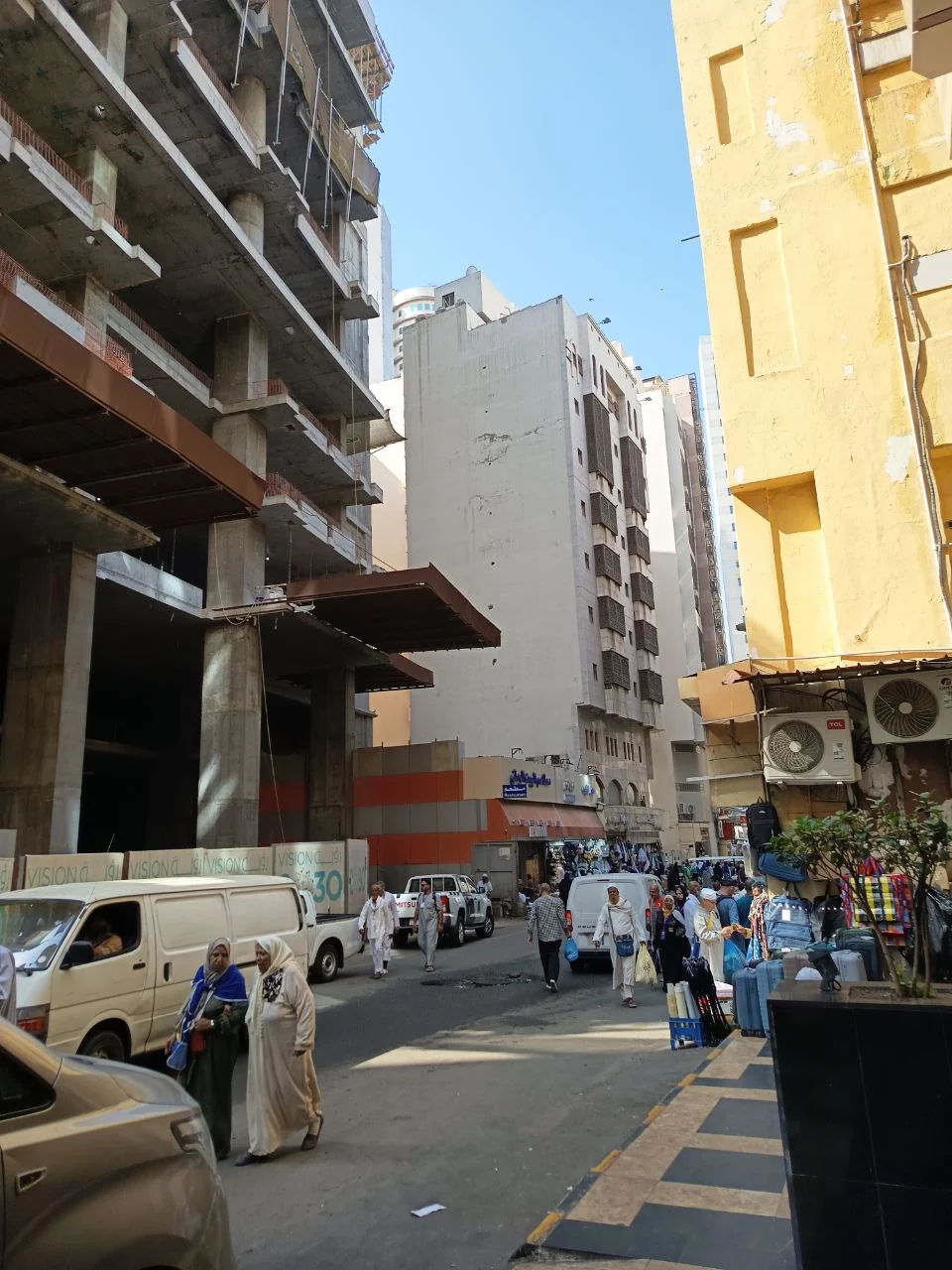 Suasana Umrah di Mekah: Pagi yang Sejuk dan Menenangkan