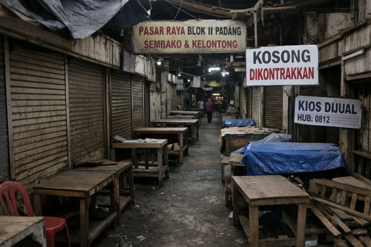 Ekonomi Padang Lesu, Puluhan Kios Tutup